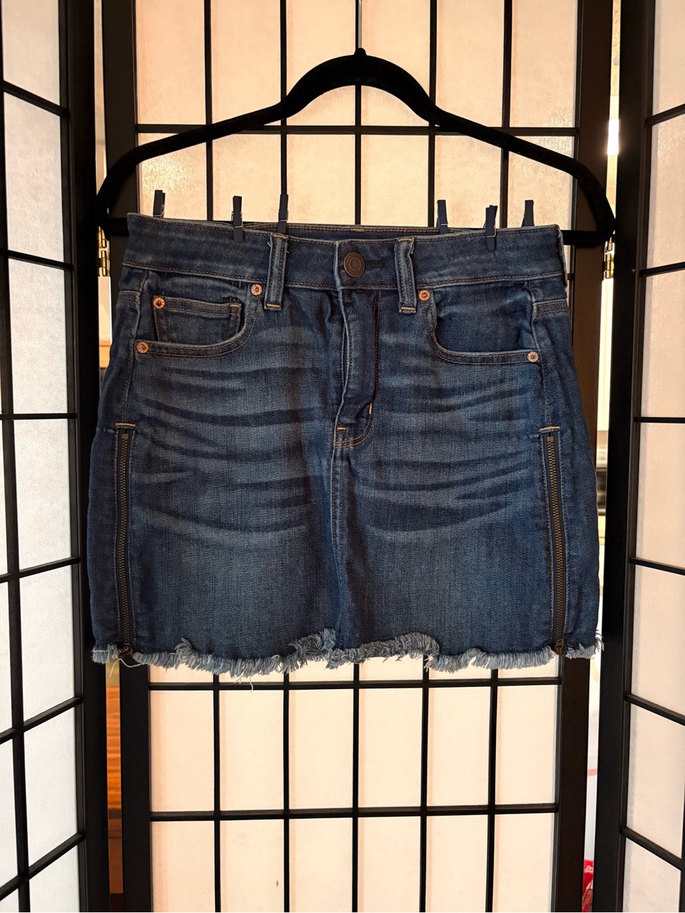 American Eagle Blue Denim Mini Skirt w/ Frayed Hem + Zipper Details - Picture 1 of 7